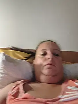 Snapshot of LaReginaNera chatting on 9, 6, 2026 LaReginaNera online show from 9, 6, 2026