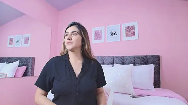 Snapshot of maddie_beauty chatting on 11, 11, 2025 maddie beauty online show from 11, 11, 2025