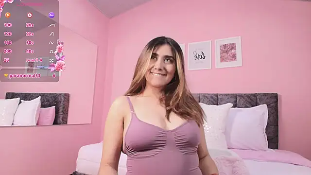 Snapshot of maddie_beauty chatting on 5, 11, 2025 maddie beauty online show from 5, 11, 2025