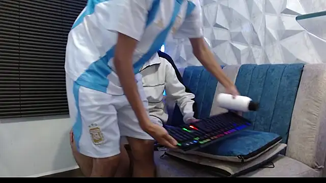 Isaac tan online show from 21, 9, 2025