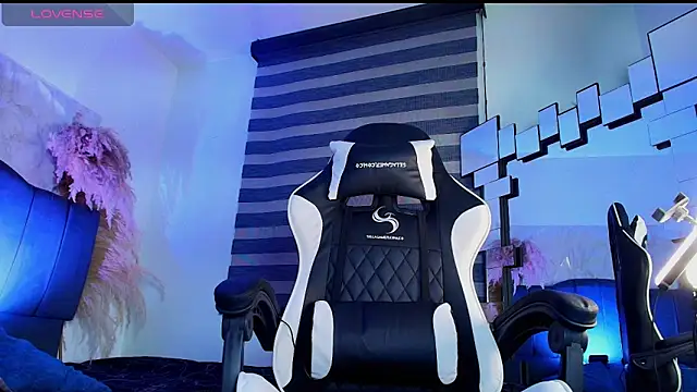 Isaac tan online show from 6, 3, 2026