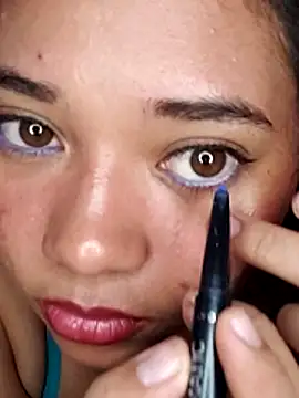 Violethroos online show from 10, 3, 2026