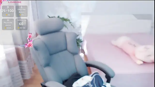 yaoyao-baby520 online show from 4, 11, 2025