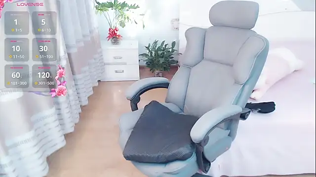 yaoyao-baby520 online show from 19, 10, 2025