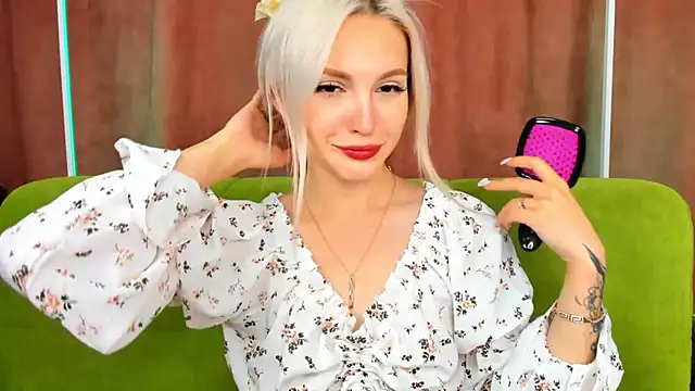 LisaFoxyMe online show from 8, 10, 2025