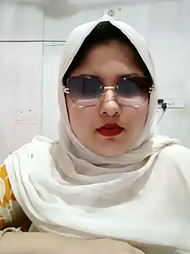 Snapshot of Nusrat-N chatting on 13, 6, 2026 Nusrat-N online show from 13, 6, 2026