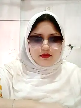 Snapshot of Nusrat-N chatting on 8, 6, 2026 Nusrat-N online show from 8, 6, 2026
