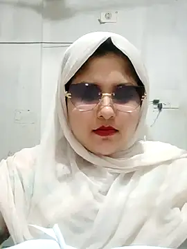 Snapshot of Nusrat-N chatting on 10, 6, 2026 Nusrat-N online show from 10, 6, 2026