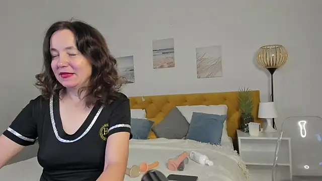 Kira Adler online show from 15, 11, 2025