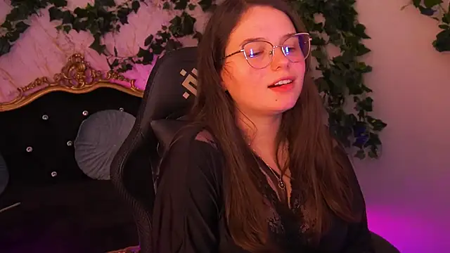 SophieDreamss online show from 2, 12, 2025