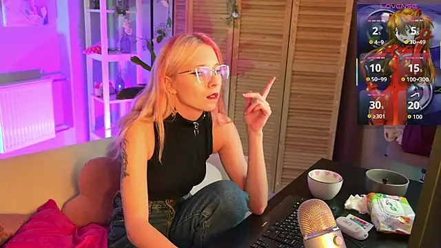 SakuraBliss online show from 10, 10, 2025