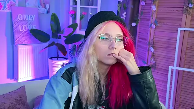 SakuraBliss online show from 15, 9, 2025