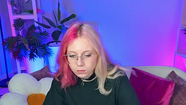 SakuraBliss online show from 2, 10, 2025