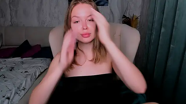 LaurennHill online show from 20, 10, 2025