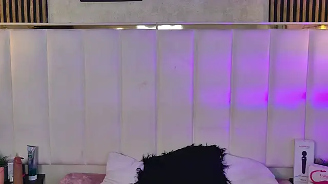 ChloeJoness  online show from 21, 11, 2025