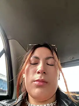 MacarenaRosse online show from 4, 12, 2025