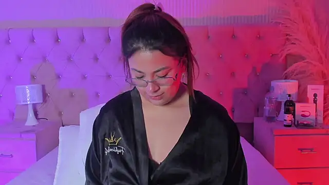 MacarenaRosse online show from 13, 12, 2025