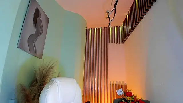 MacarenaRosse online show from 12, 11, 2025