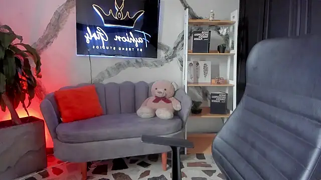 MacarenaRosse online show from 5, 12, 2025