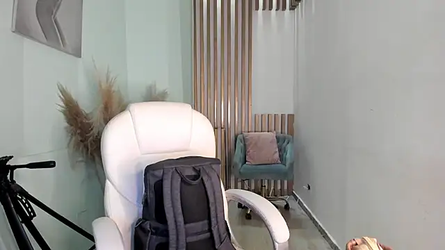 MacarenaRosse online show from 27, 10, 2025