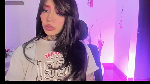 Nickidoll66- online show from 5, 10, 2025