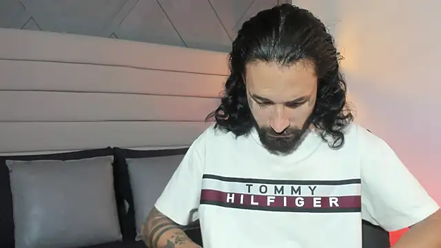 Hisoka 011 online show from 11, 9, 2025