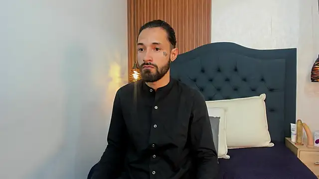 Snapshot of Hisoka_011 chatting on 10, 2, 2026 Hisoka 011 online show from 10, 2, 2026