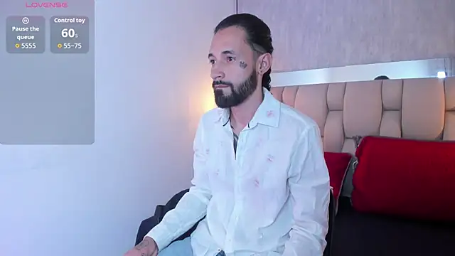 Snapshot of Hisoka_011 chatting on 7, 2, 2026 Hisoka 011 online show from 7, 2, 2026