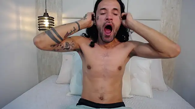 Hisoka 011 online show from 25, 9, 2025