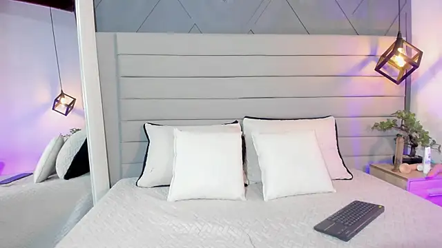 Hisoka 011 online show from 3, 10, 2025