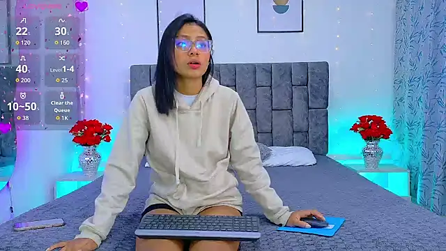 Soffia Konig  online show from 9, 5, 2026