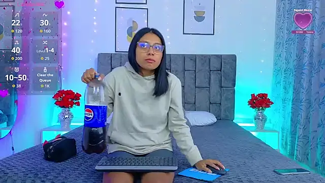Soffia Konig  online show from 25, 7, 2026