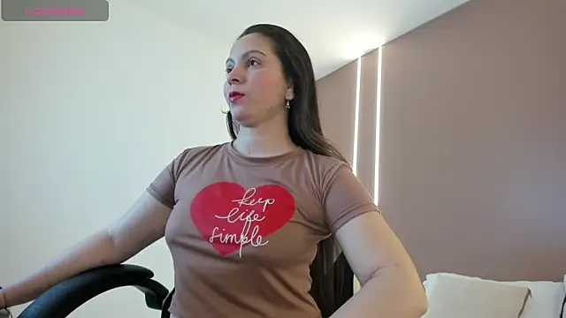 samantha 17  online show from 13, 5, 2026