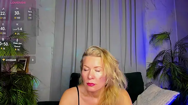 Julia Giulia online show from 27, 3, 2026