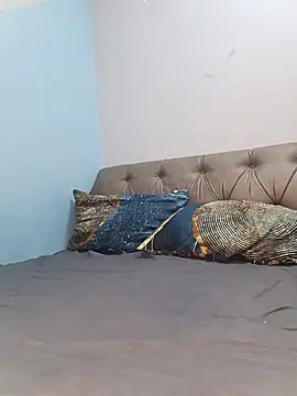 Julia Giulia online show from 24, 11, 2025