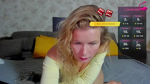 Snapshot of Julia_Giulia chatting on 8, 2, 2026 Julia Giulia online show from 8, 2, 2026