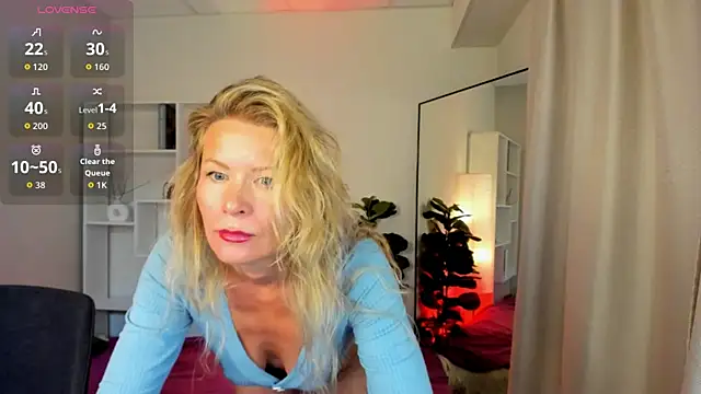 Snapshot of Julia_Giulia chatting on 26, 6, 2026 Julia Giulia online show from 26, 6, 2026