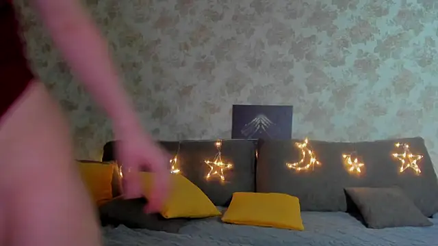 Julia Giulia online show from 7, 1, 2026