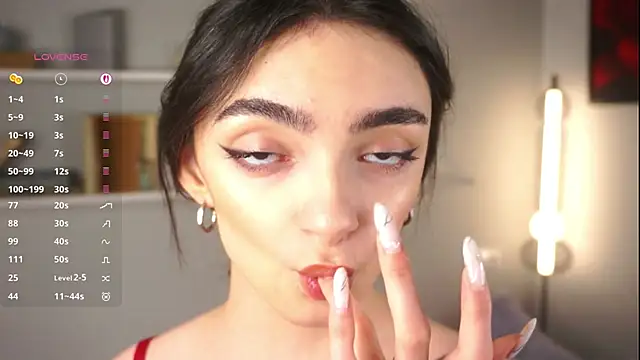 Morena Dolce online show from 4, 10, 2025