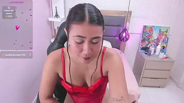 TIFFANY BELLO online show from 20, 11, 2025