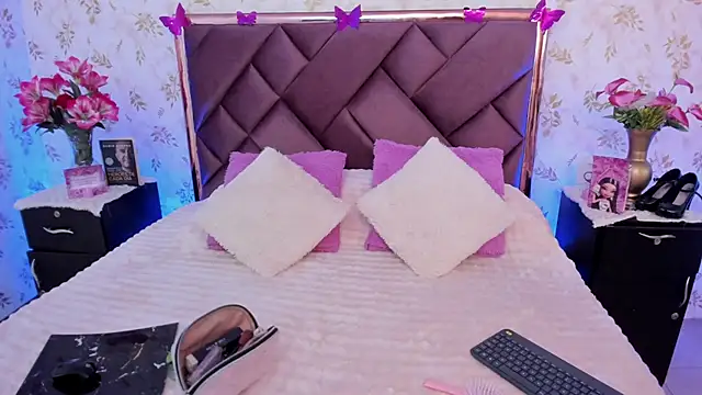 Eva Alzair online show from 2, 12, 2025