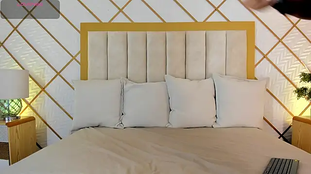 cocoamore online show from 21, 11, 2025