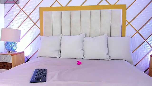 cocoamore online show from 18, 12, 2025