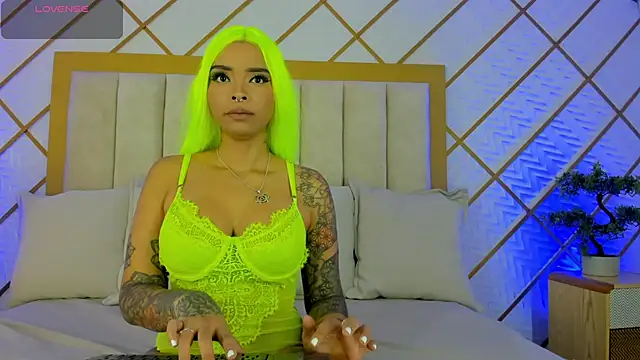 cocoamore online show from 20, 12, 2025