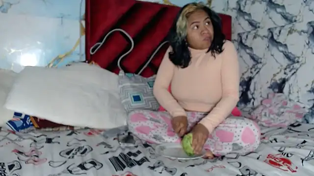 Snapshot of hot_lady19 chatting on 8, 2, 2026 hot lady19 online show from 8, 2, 2026