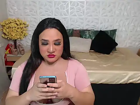 Hotcum ella online show from 8, 11, 2025