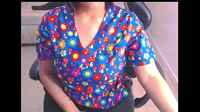 ambar fox s online show from 24, 10, 2025