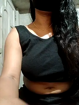 Snapshot of DiyaRoy49 chatting on 9, 11, 2025 DiyaRoy49 online show from 9, 11, 2025