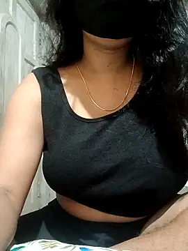 Snapshot of DiyaRoy49 chatting on 5, 10, 2025 DiyaRoy49 online show from 5, 10, 2025