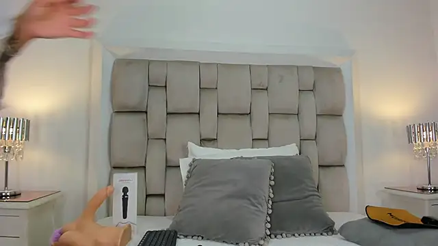 Snapshot of frehia_dimou chatting on 10, 2, 2026 frehia dimou online show from 10, 2, 2026